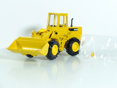 Conrad Gescha 1/50 CAT 920 chargeuse à roues godet chargement bille à bois 
