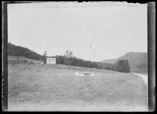 Plaque verre photo ancienne négatif noir et blanc 6x9 cm maison Ariège montagne
