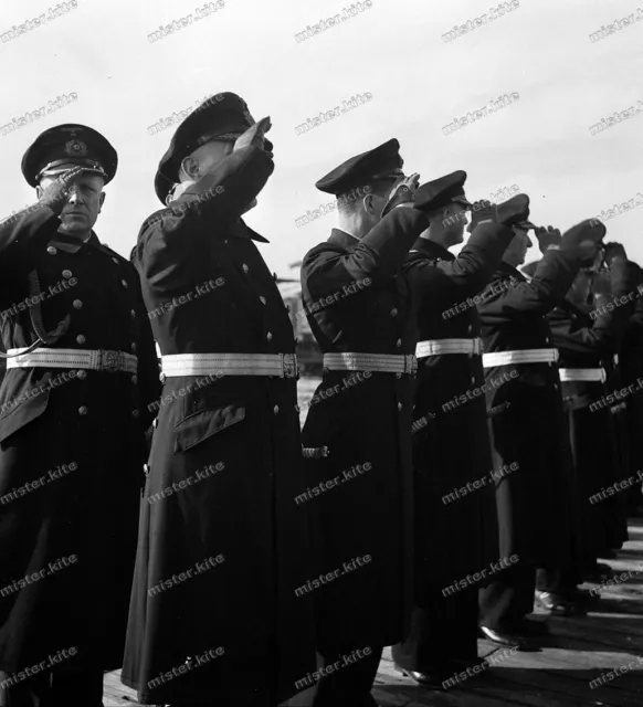 Indienststellung-U-Boot 1051-Unterseeboot-Besatzung-1944-Kiel-Kriegsmarine-1