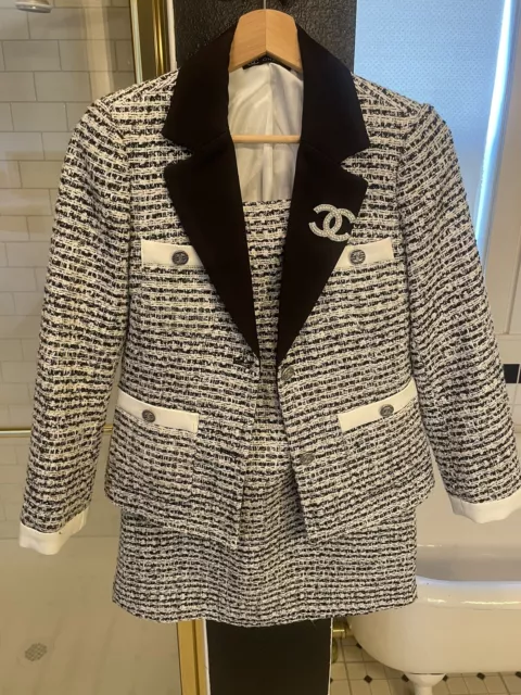 tweed chanel suit 42