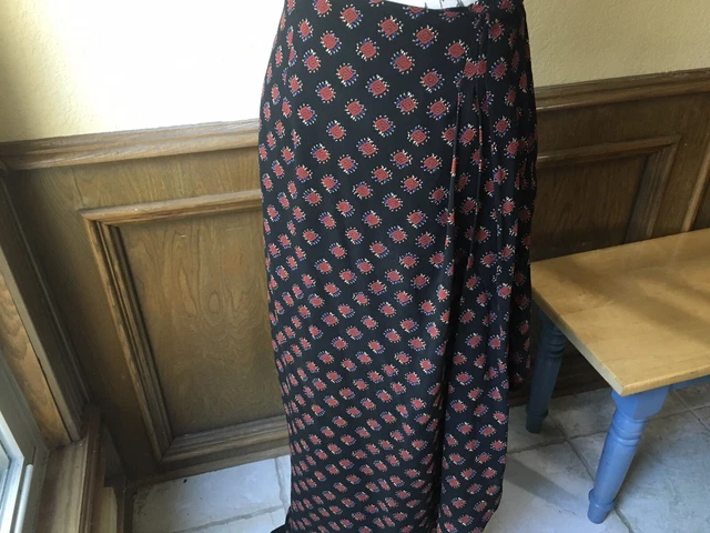 carole little skirt Vintage Wrap Around Black Elastic BackPrint Size 16 No Flaws