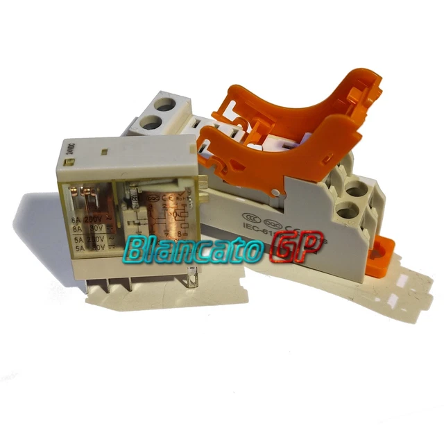 Relè di accoppiamento 8A plug-in 24V DC con LED , a innesto, zoccolo interfaccia