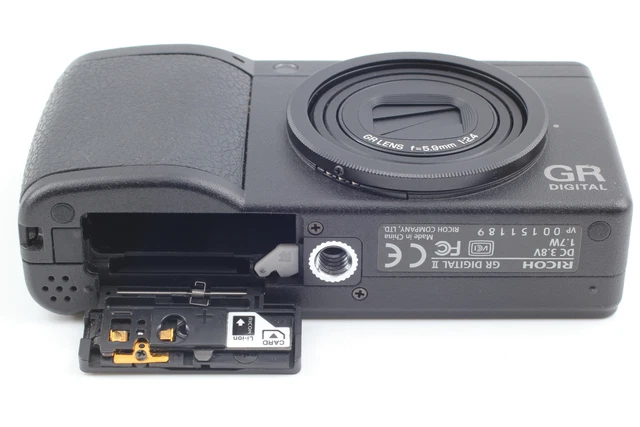 [Near MINT in Box] RICOH GR Digital II 10.1MP Compact Camera From JAPAN 10