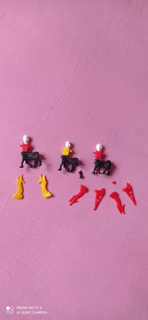 Figurine KINDER ancien MONTABLE
