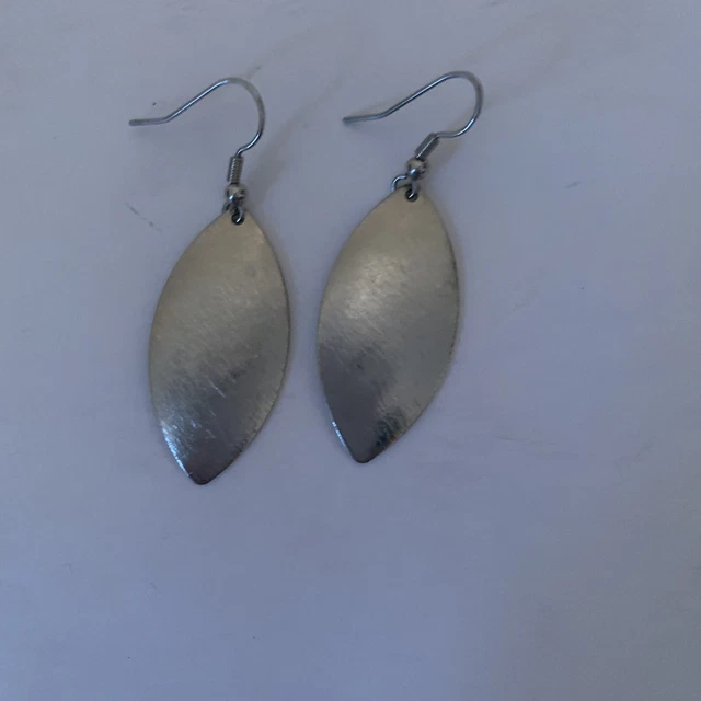 34 inch silver feather shaped pendant Necklace and earrings 3