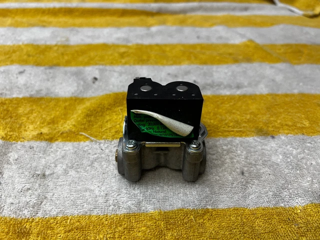 thumbnail image 2 of Whirlpool Dryer Gas Valve Assembly – Replaces 8281914, W10118312, W10118347, W11233069 2 of 4