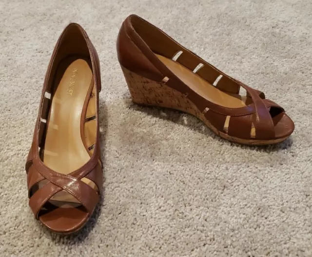 Nine West Jumbalia Tan Brown Leather Cork Wedge Peep Toe Sandals Size 8.5M W/Box