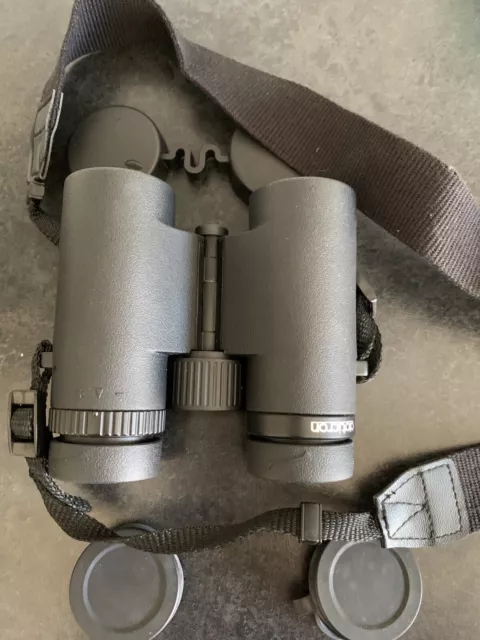 OPTICRON OREGON LE WP (8 X 32) roof prism binoculars with case