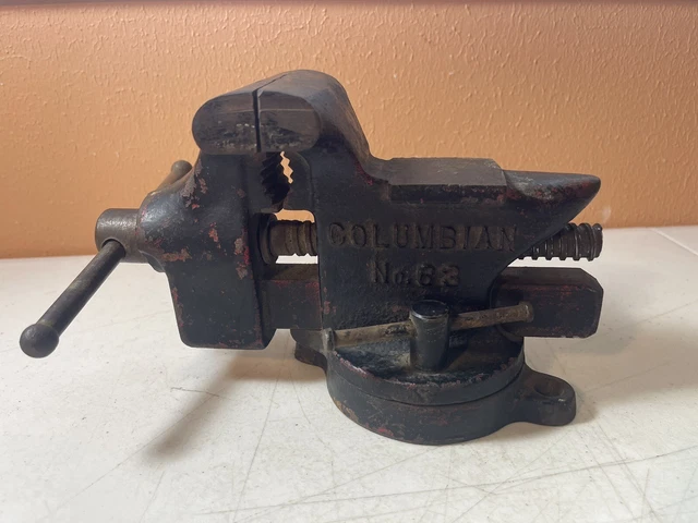 Antique COLUMBIAN NO.63 RED ARROW Bench Vise W/ Anvil & Swivel Base