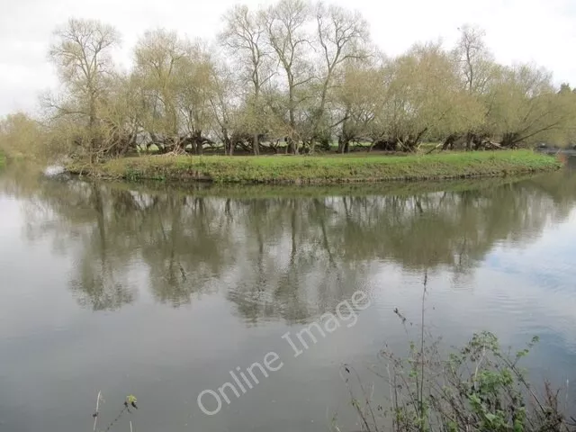 Photo 6x4 The horseshoe Long Wittenham Looking across the river at the ho c2009