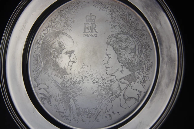 A Richard Comyns EIIR (Elizabeth Regina) Silver Royal Commemorative Plate, 1972