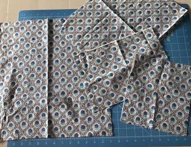 Lot De 2 Coupons Tissu Provençal Coton - Blanc Et Bleu - Pour Patchwork