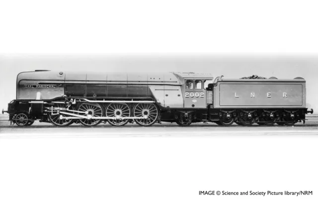 Hornby R3984 LNER, P2 Class, 2-8-2, 2002 ‘Earl Marischal’ Steam Locomotive, Gree