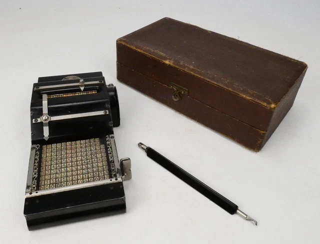 Vintage Seidel & Naumann 13 digit chain adding machine calculator & case c1920