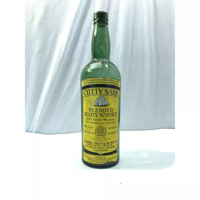 Cutty Sark Scots Whisky bottle, 4/5 quart, green glass bottle with cork