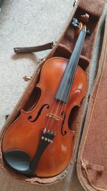 old Violin w. "Steiner" branding.beautiful flamed back,