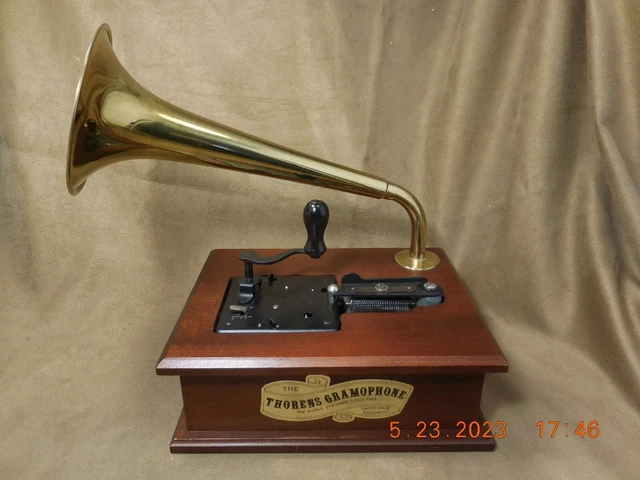 Thorens (Pre-Reuge) Gramophone Ad-30 4-1/2" Disc Player W/ 5 Discs (See Video) Thorens (Pre-Reuge) Gramophone Ad-30 4-1/2" Disc Player W/ 5 Discs (See Video)