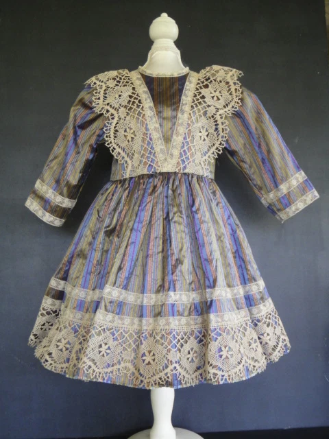 ROBE en soie rayée pour POUPÉE ANCIENNE de 73 cm - Jumeau, Bru , Steiner