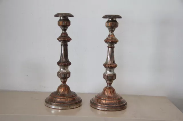 ANTICA XX secolo COPPIA DI CANDELIERI CANDELABRI IN RAME CHE ERA ARGENTATO