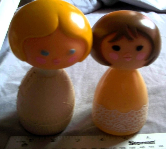 VINTAGE AVON IT'S A Small World Doll Bottles Blonde Cream Lotion