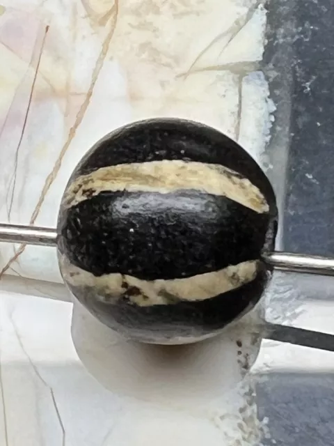 Ancient Dramatic Line Decorated PYU Black agate bead 11.7 x 10.9 mm