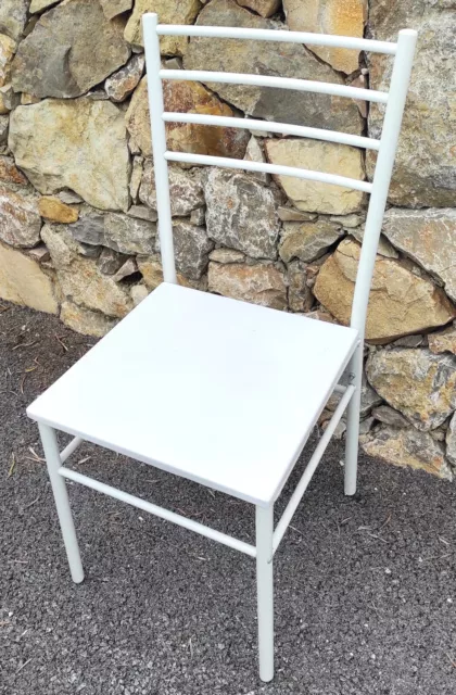 Chaise en tubes couleur blanc 1 lot de 4 chaises identiques