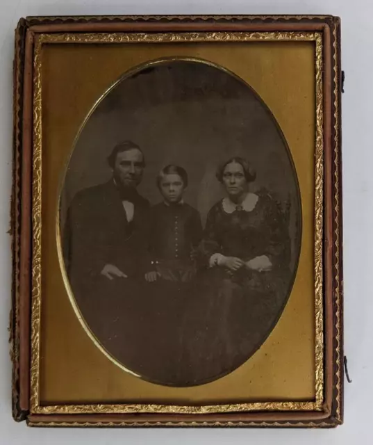 c 1850s HALF PLATE DAGUERREOTYPE, FAMILY PORTRAIT of FATHER MOTHER & SON