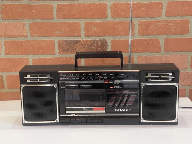 BOOMBOX VINTAGE SHARP GF-320 - RARE - POUR PIÈCES (lecteur Cassette HS)