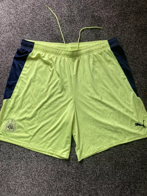 Newcastle United Shorts Size 3XL Newcastle Away Shorts in Superb Condition XXXL