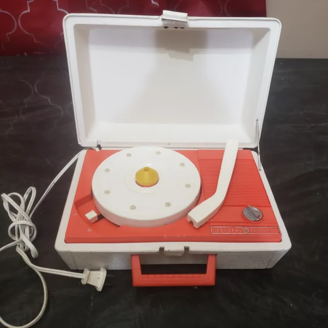 Vintage General Electric Portable Solid State Record Player V211 Vinyl Plastic