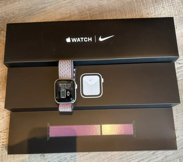 Apple iWatch Series 5 40mm Silver  Aluminium GPS Boxed MWT12B/A