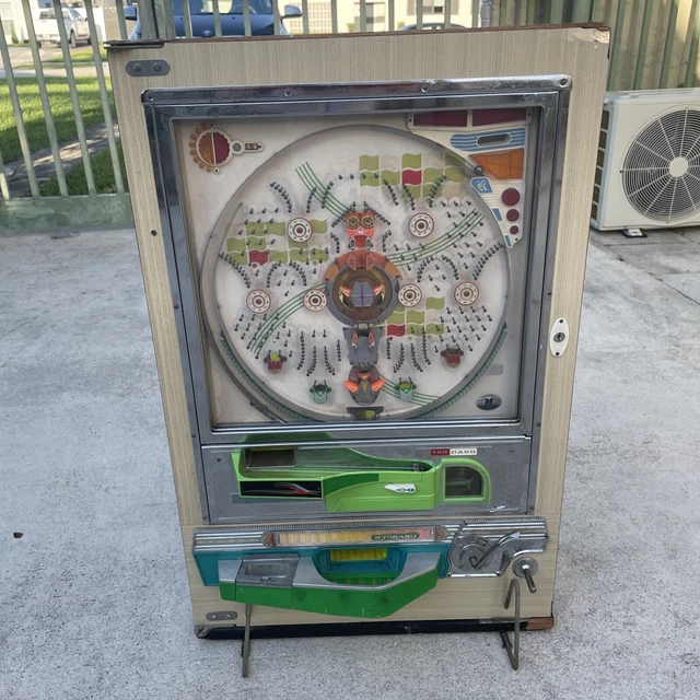 Vintage Pachinko KYORAKU 100 Dash with Pinballs Machine Japan Original Rare Vintage Pachinko KYORAKU 100 Dash with Pinballs Machine Japan Original Rare