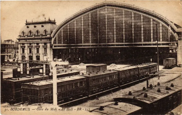 CPA AK BORDEAUX - Gare du Midi - Le Hall (655309)
