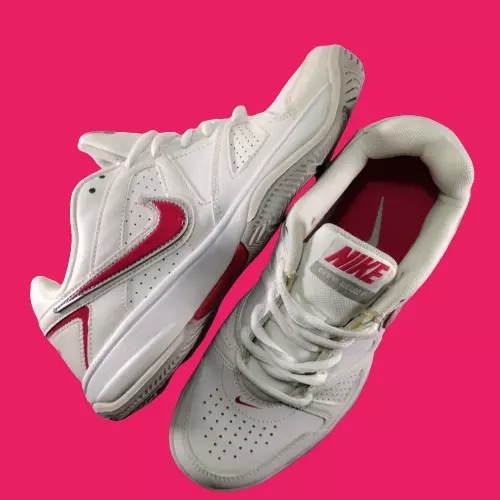 Nike city court sales 7 junior trainers