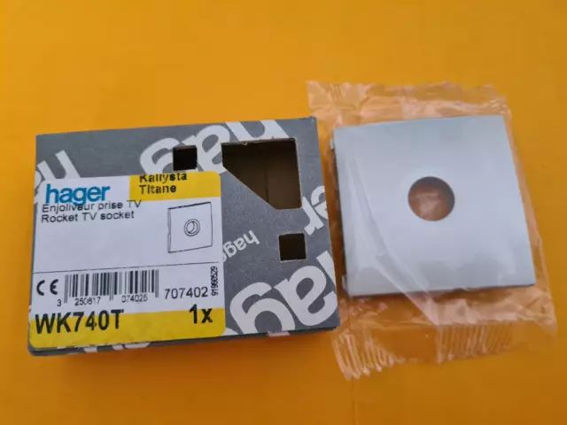 Hager WK740T KALLYSTA - Doigt Enjoliveur Prise TV Prise television Touche TITANE