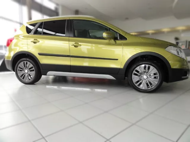 Schutzleisten für Suzuki SX4 S-Cross Steilheck 3-Türer  2013-