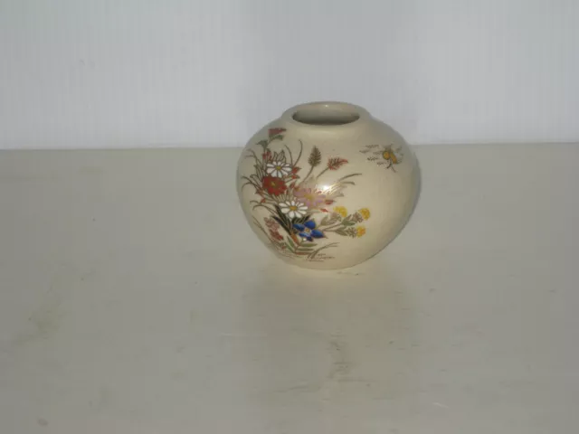 Vintage Hand Painted Oriental Imari Mini Urn Rose Bowl Floral Pattern w/ Bee