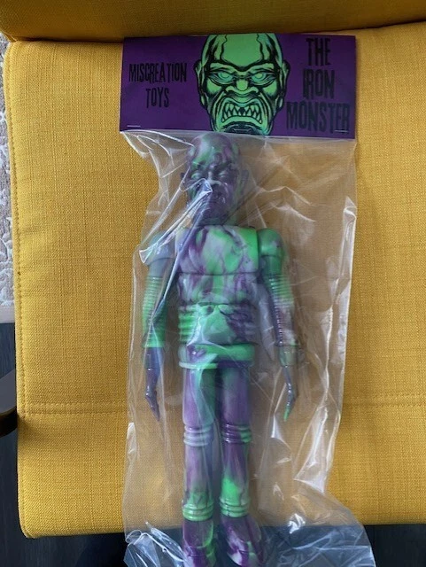 AUTOPSY ZOMBIE STAPLE Baby Miscreation Toys Kaiju Tan Sofubi AZSB 