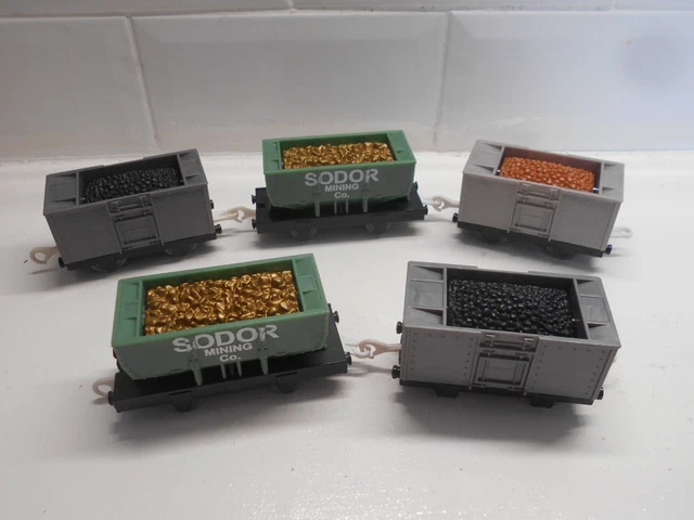 Thomas Rotating Set TOMY TRACKMASTER THOMAS the tank engine train set rotating carriages £ ...