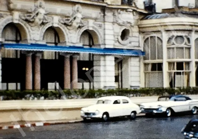 Película casera vintage de 8 mm Hotel de Paris Monte Carlo Monaco Cars década de 1950