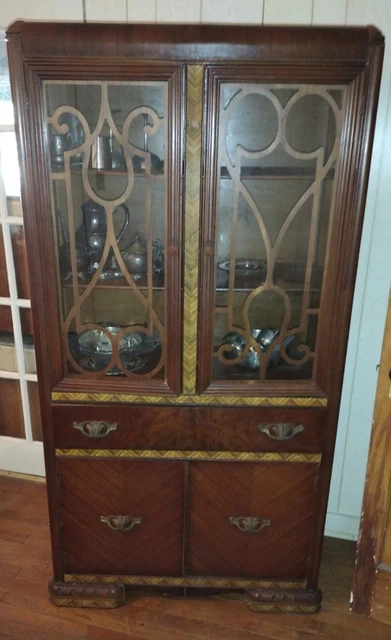 Gorgeous 1920s Art Deco China Hutch / Cabinate!!  Made in U.S.A.