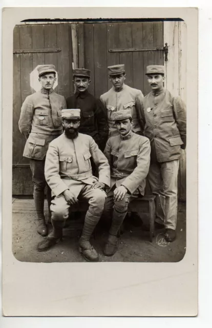 Thème VIE MILITAIRE & Guerre - CARTE PHOTO non située - soldats