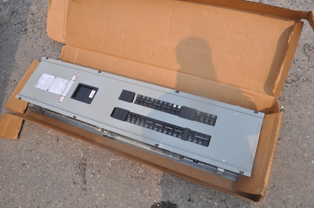 Siemens P1C42Ml400Absn  400Amp 3 Phase Panelboard 208Y/120 3 Phase New W/Breaker