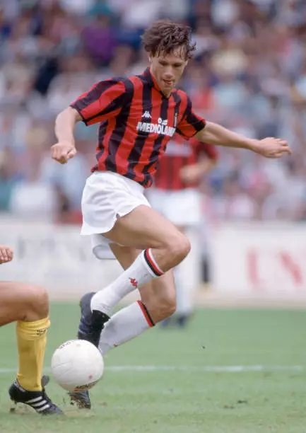 Marco van Basten of AC Milan in action, circa 1988. - Old Photo 1