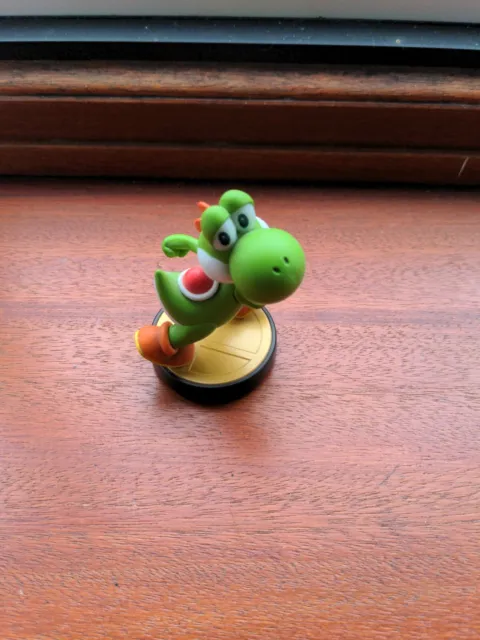 Yoshi Super Smash Bros No.3 Nintendo Amiibo Figure Switch/Wii U/3Ds