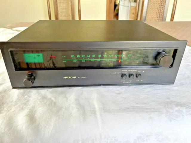 Vintage Hitachi FT-300 AM / FM Stereo Tuner