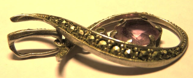 Médaillon Pendentif Art Déco Années 1930 En Métal Argenté Avec Marcassite Et Initiales JG