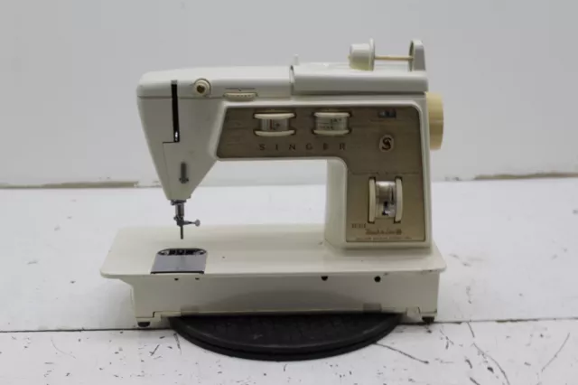 Singer Touch and Sew 758 Deluxe Zig Zag Sewing Machine