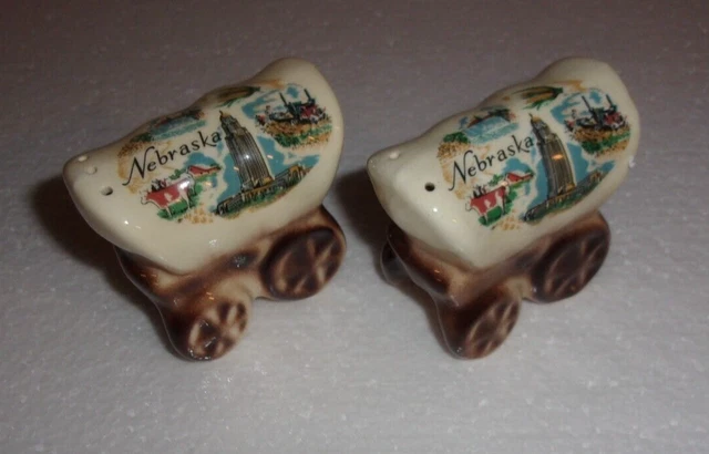 Nebraska Conestoga Wagon  Salt & Pepper Shakers ~ Vintage Mid-Century Ceramic