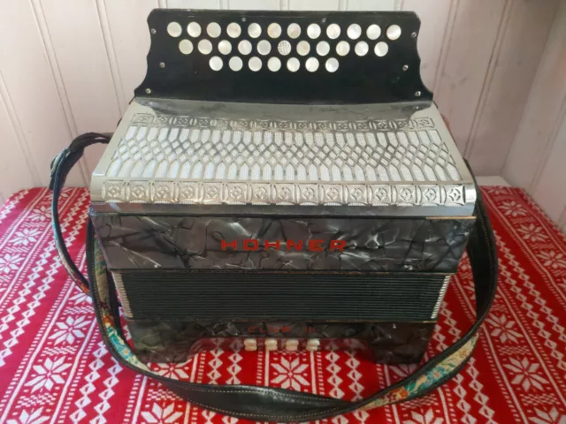 Hohner Club III C F Akkordeon